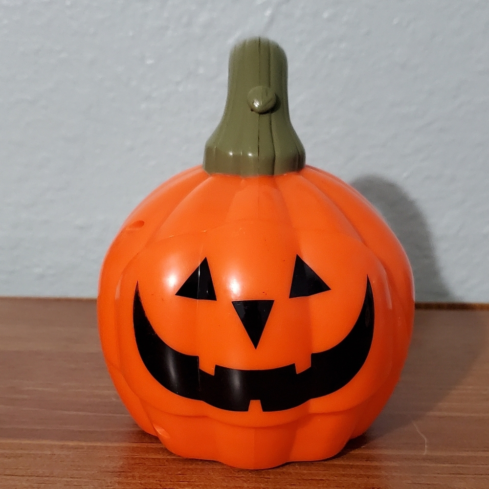 Vintage, Halloween Trick or treat Jack-O'- Lantern Pumpkin flashlight. New